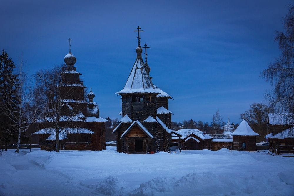 Под снегом.