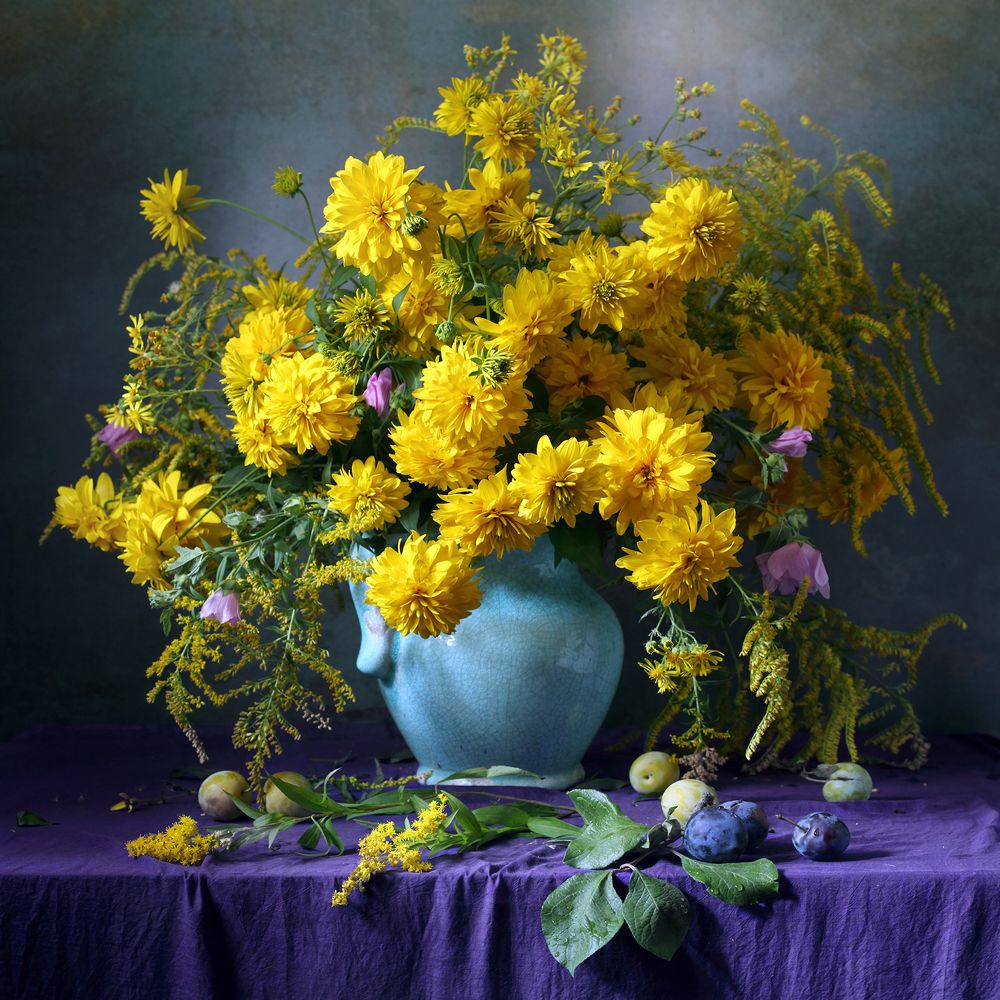 Натюрморт с цветами Золотой шар