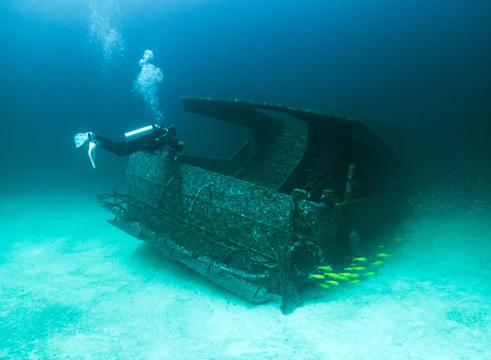 Затонувший катер. Таиланд