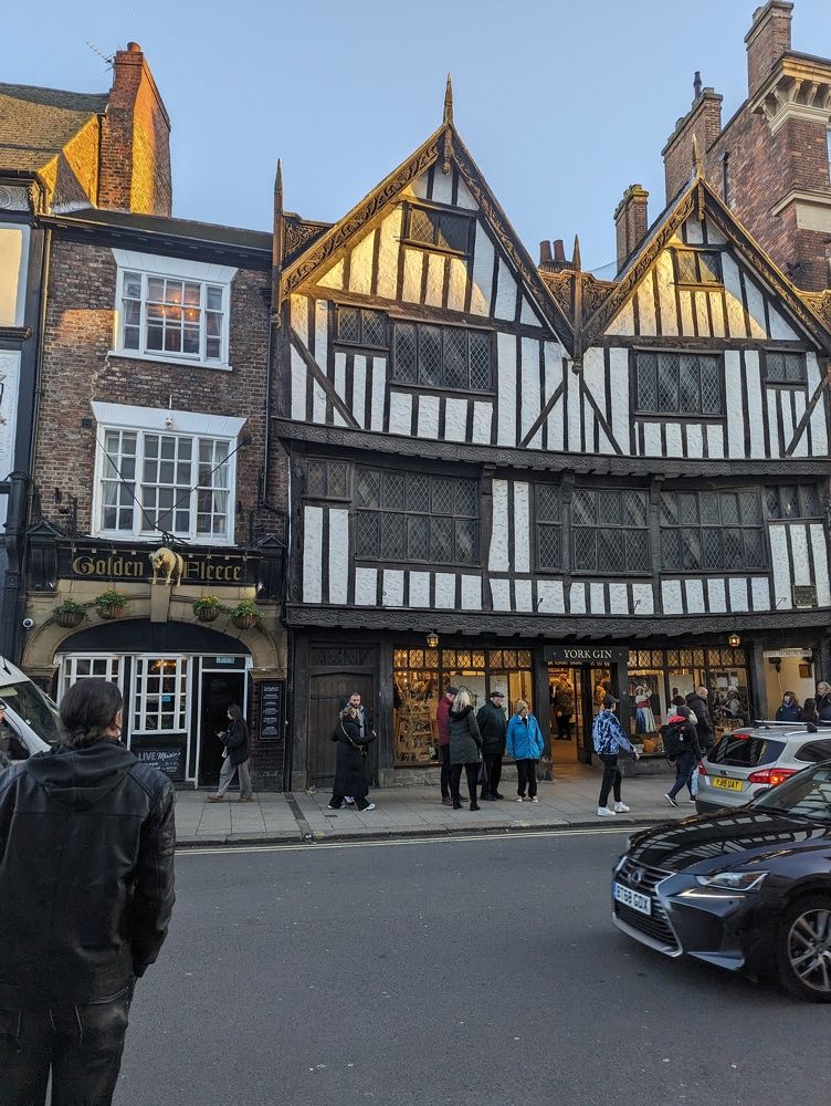 The Golden Fleece Pub