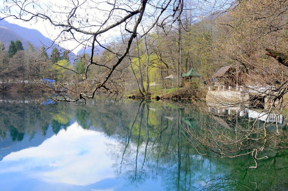 Голубое озеро в Приэльбрусье