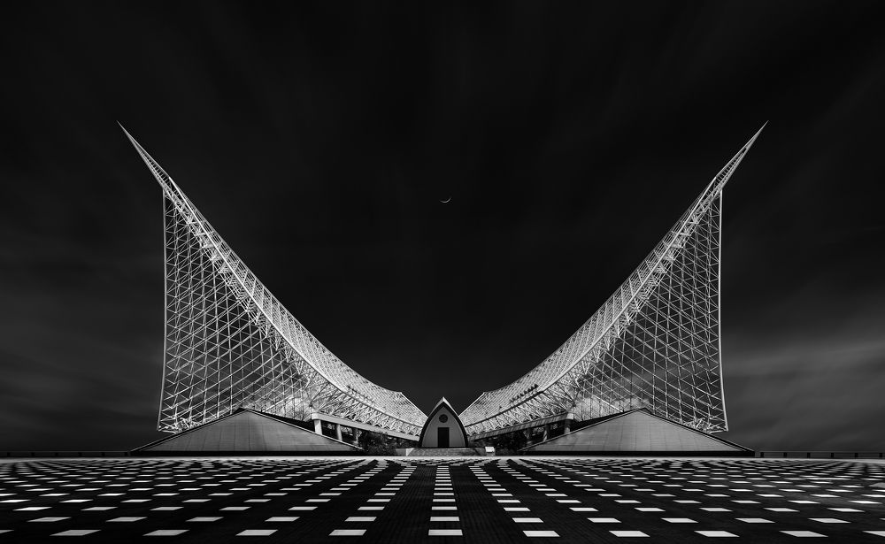 Photograph by KAWAKAMI KAZUTOSHI