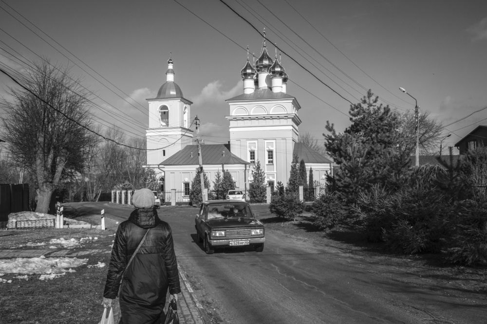 На улице Ивановской