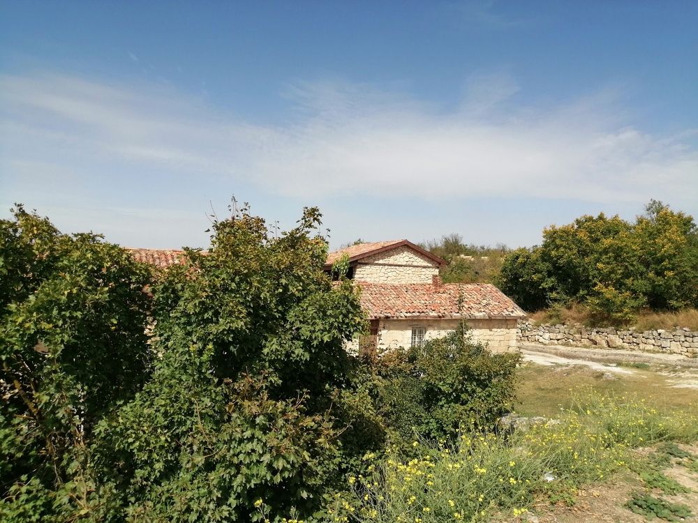 Дом в Чуфут-Кале.