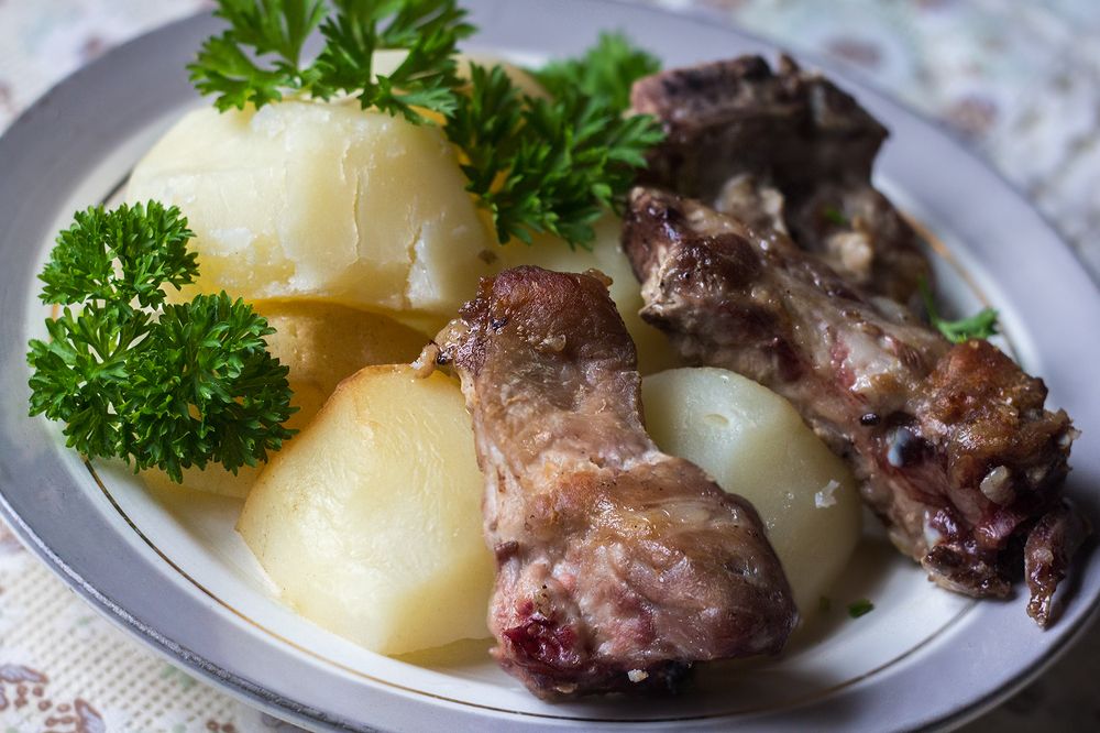 Картошечка со свиными ребрышками