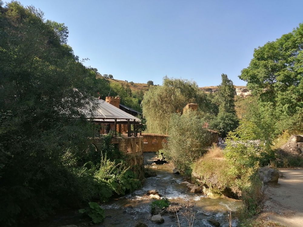 Аликоновское ущелье, посёлок Аликоновка.