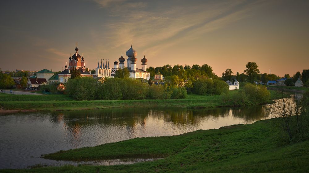 Тихвинский Богородичный Успенский мужской монастырь
