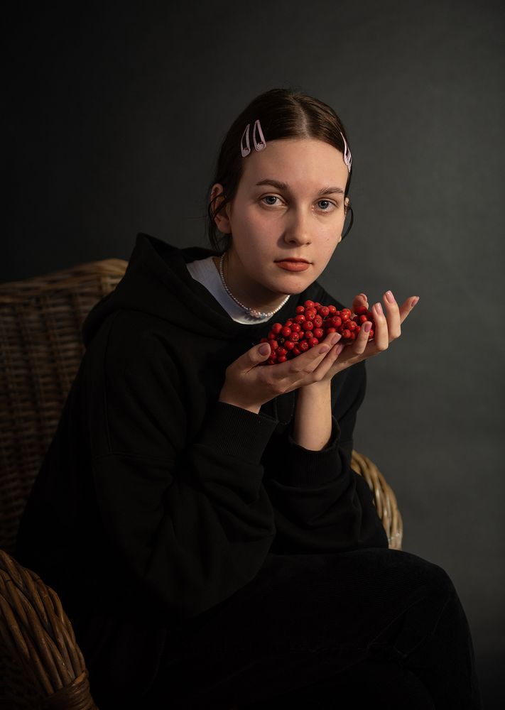 Мария. Рябина красная.