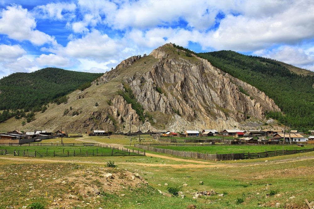 Село Бугульдейка на Байкале.