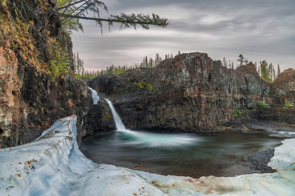 Про магию ночного водопада