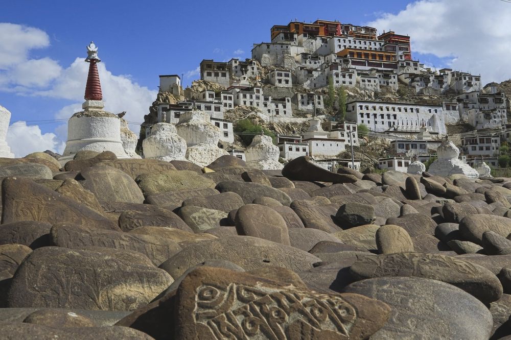 Служба в монастыре Tikse, провинция Ладакх, Гималаи