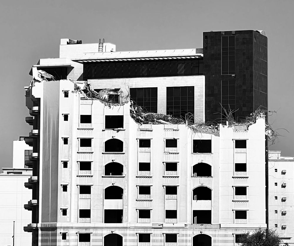 Out with the old, in with the new: Witnessing the transformation of history into modernity