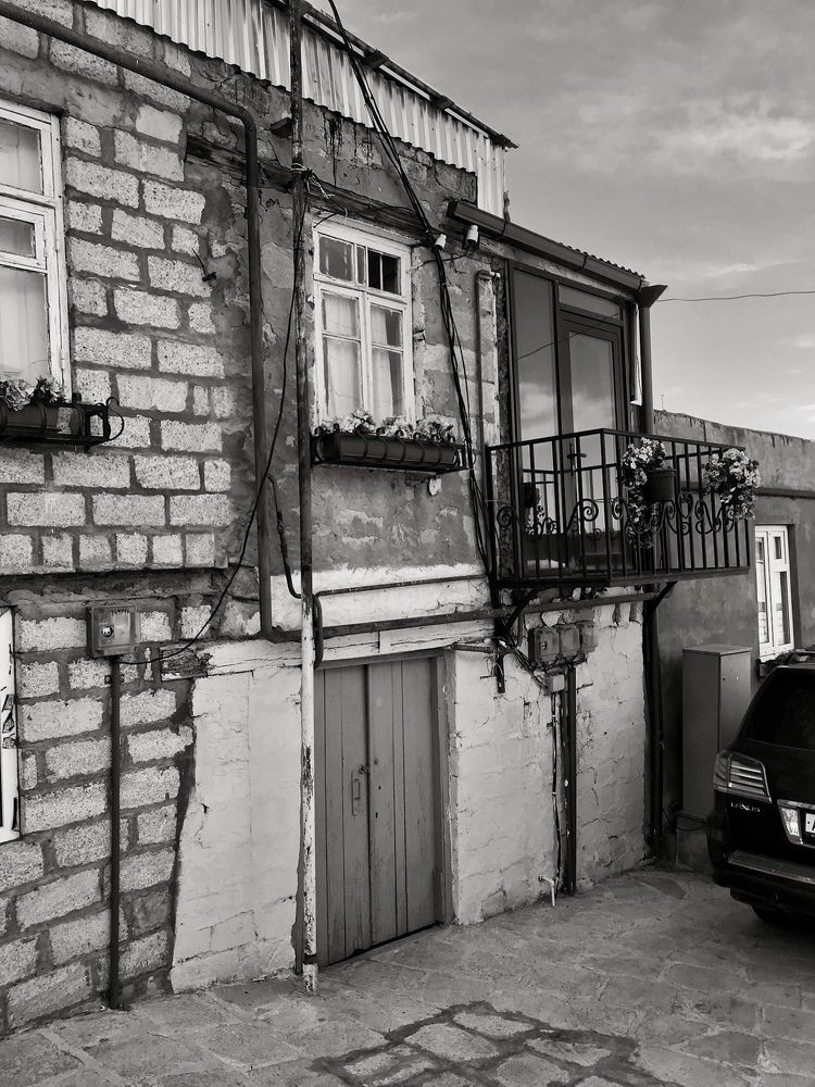 Жизнь в магалах старого города