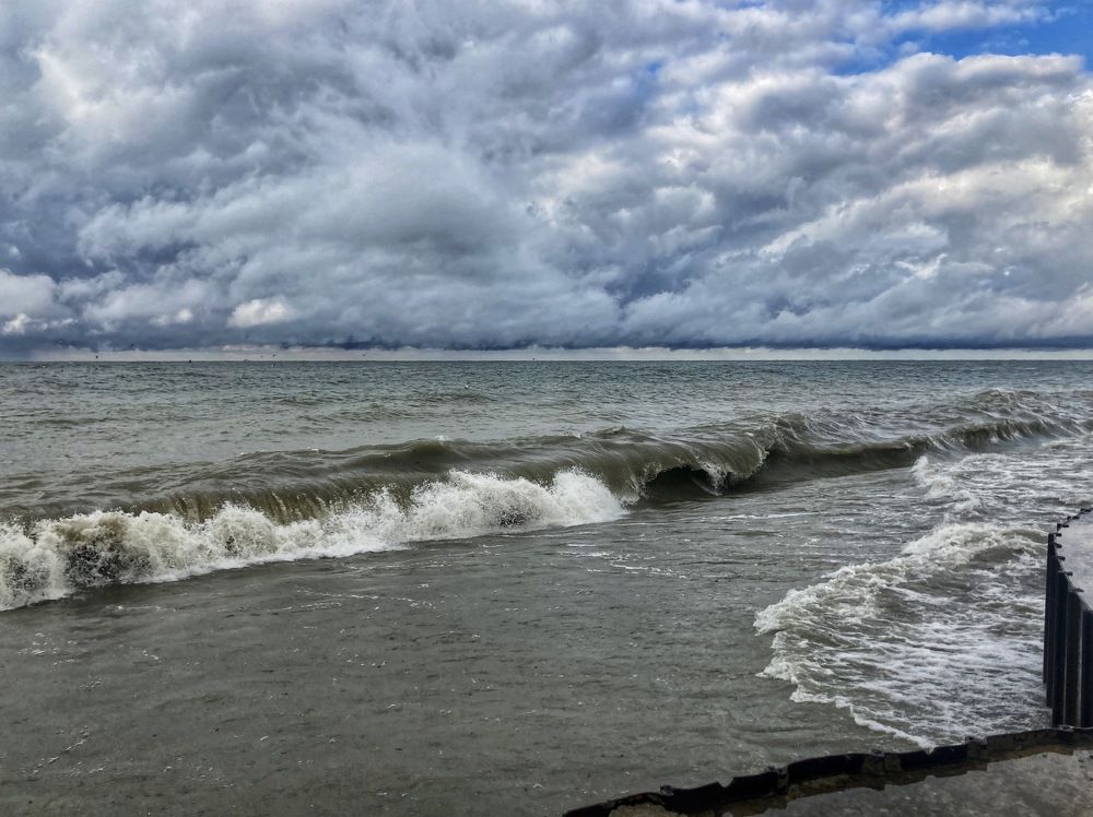 Winter Storm Waves on Lake Erie