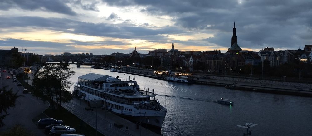 Город на закате
