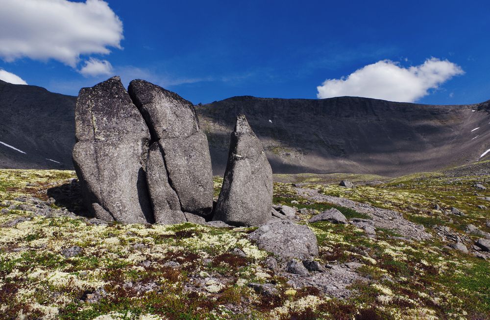 Каменный корабль Хибин.