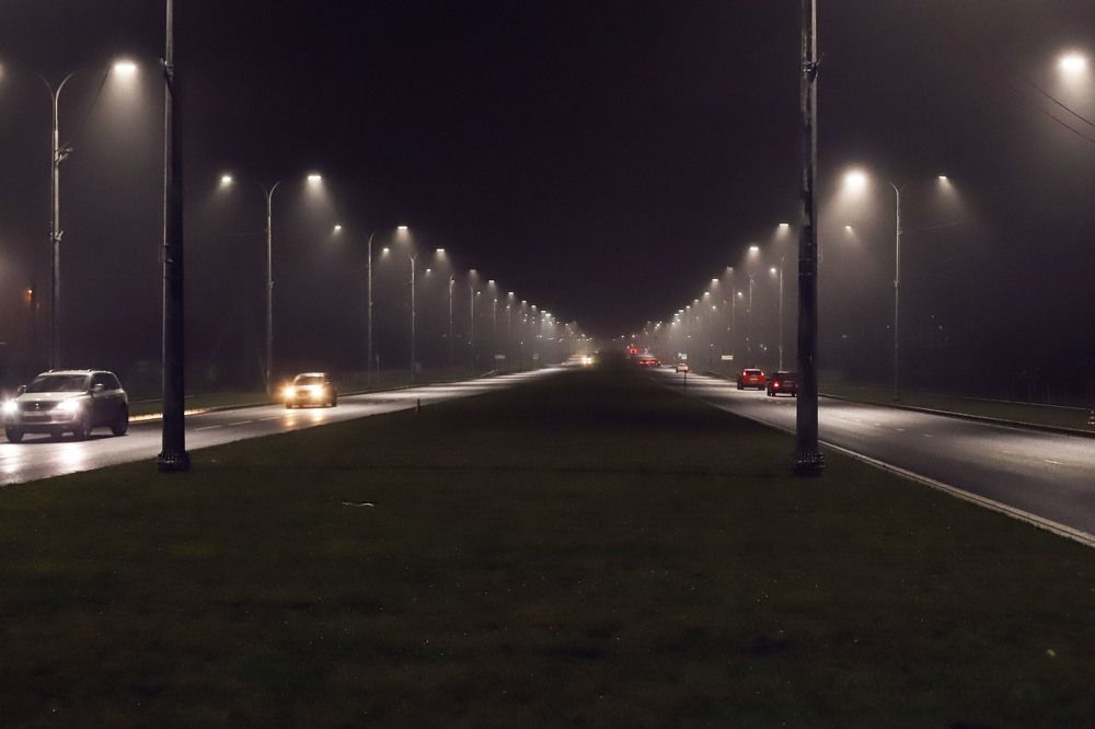 Туманным вечером.