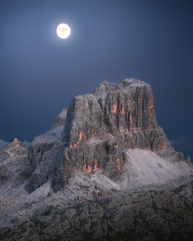 The light of a sweet moon