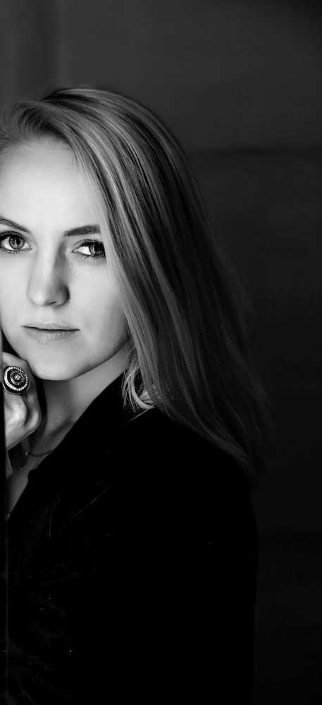 Фотография автора ОЛЬГА БУЛЫЧЕВА