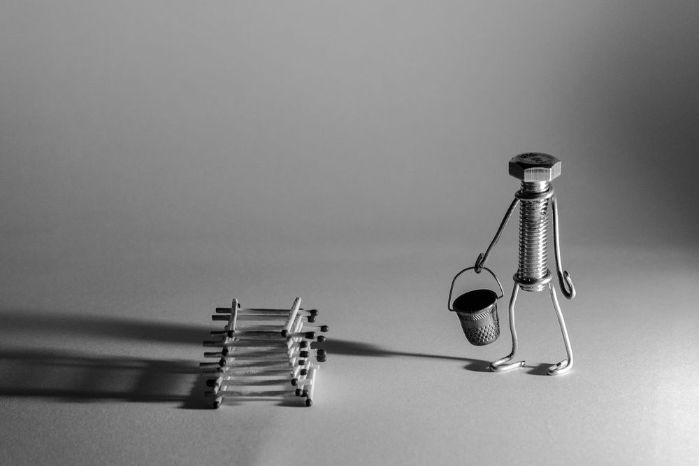 Утро, а ты к колодцу с ведром...