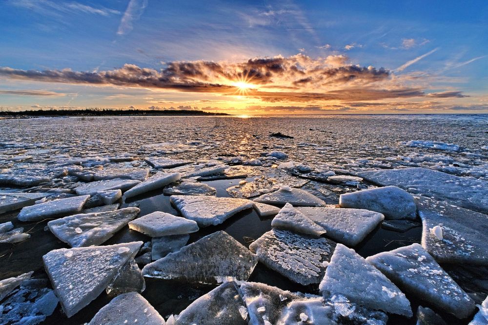 Spring ice / Gauja River