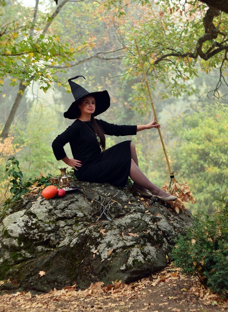 Лесная ведьмочка...   The Forest witch...