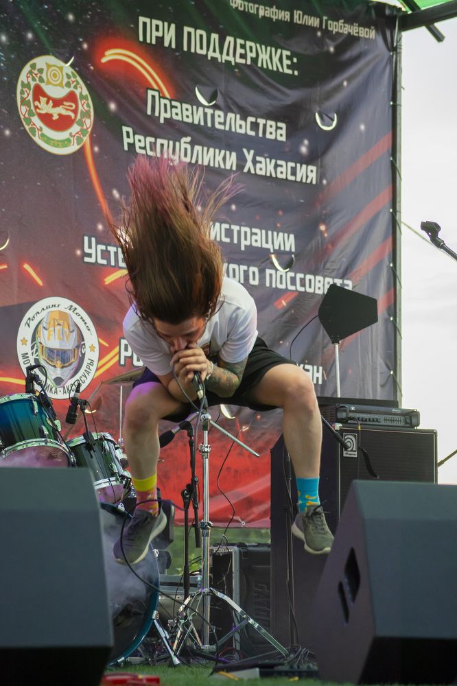 Солист группы Crow riots