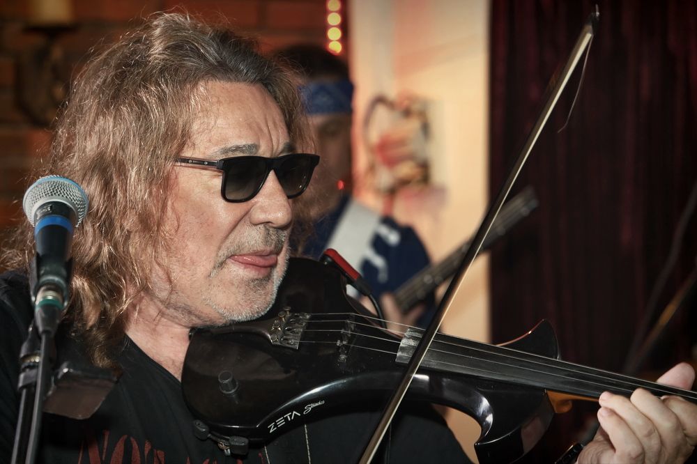 Скрипач... Владимир Кузьмин.