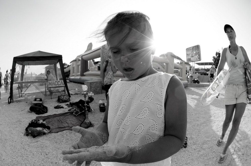 Девочка на пляже.