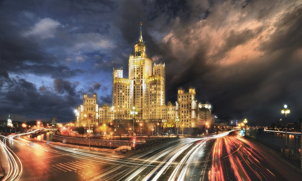 Вечерняя высотка