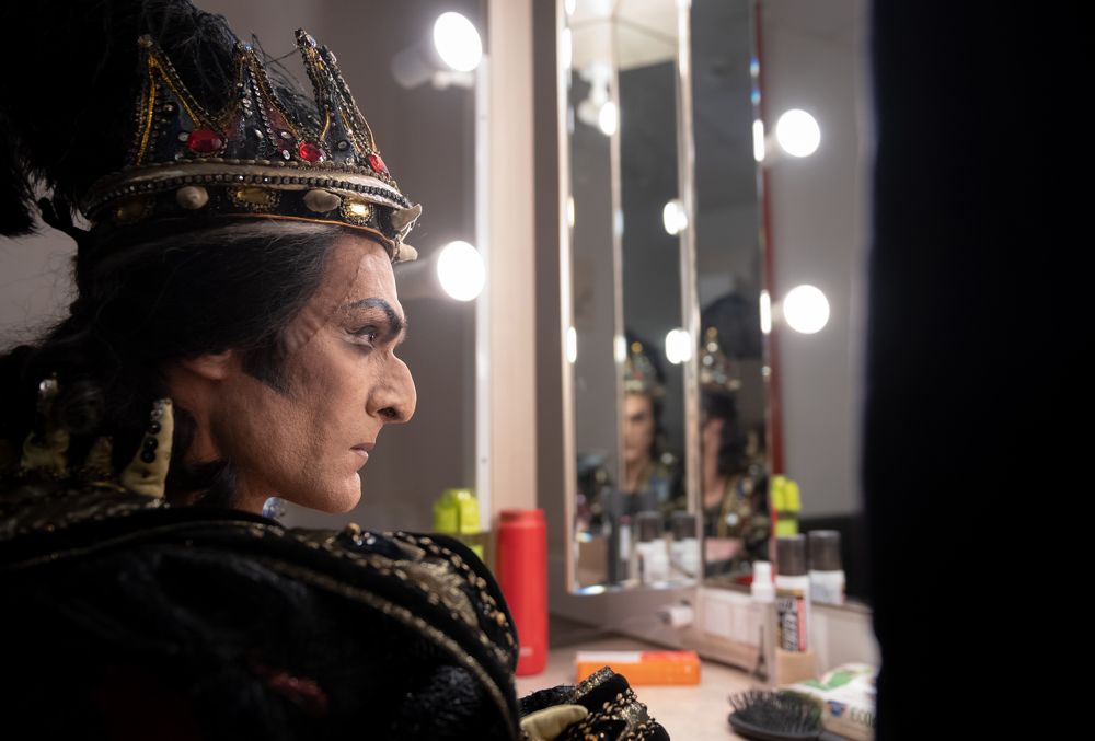 Last minutes before the show