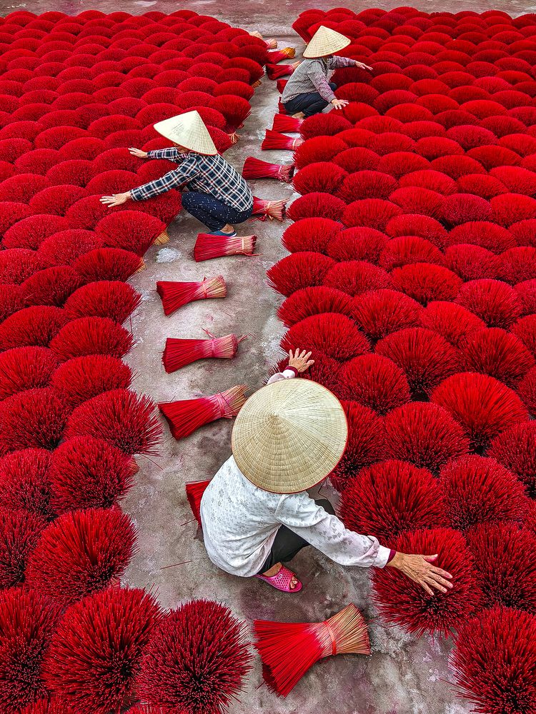 Incense Workers