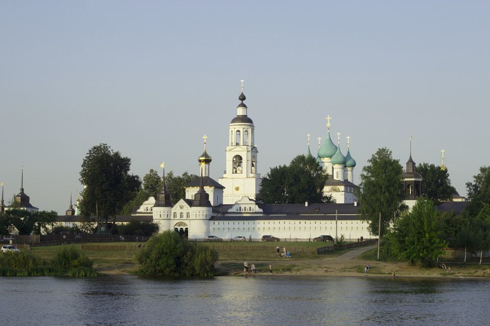 Храм на Волге
