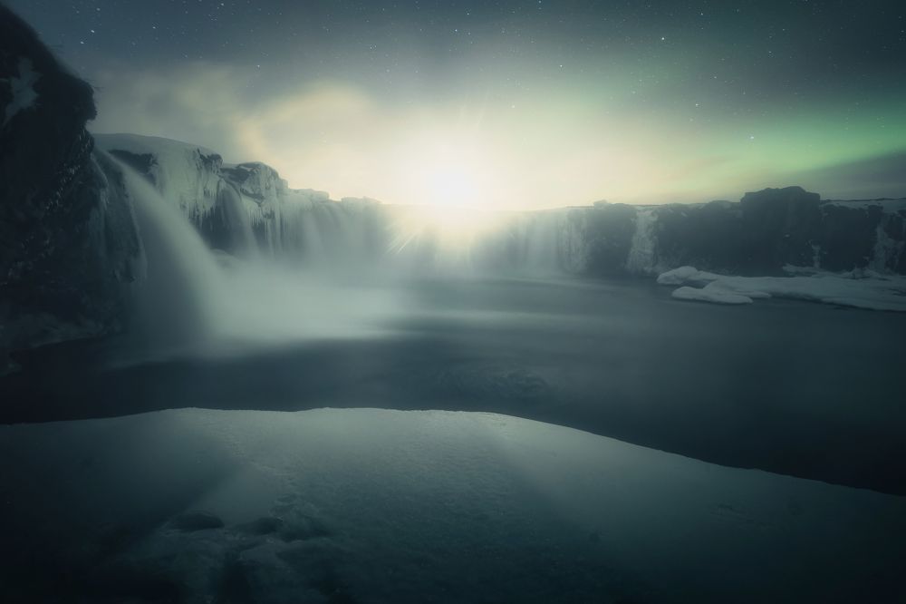 Moonset at Godafoss