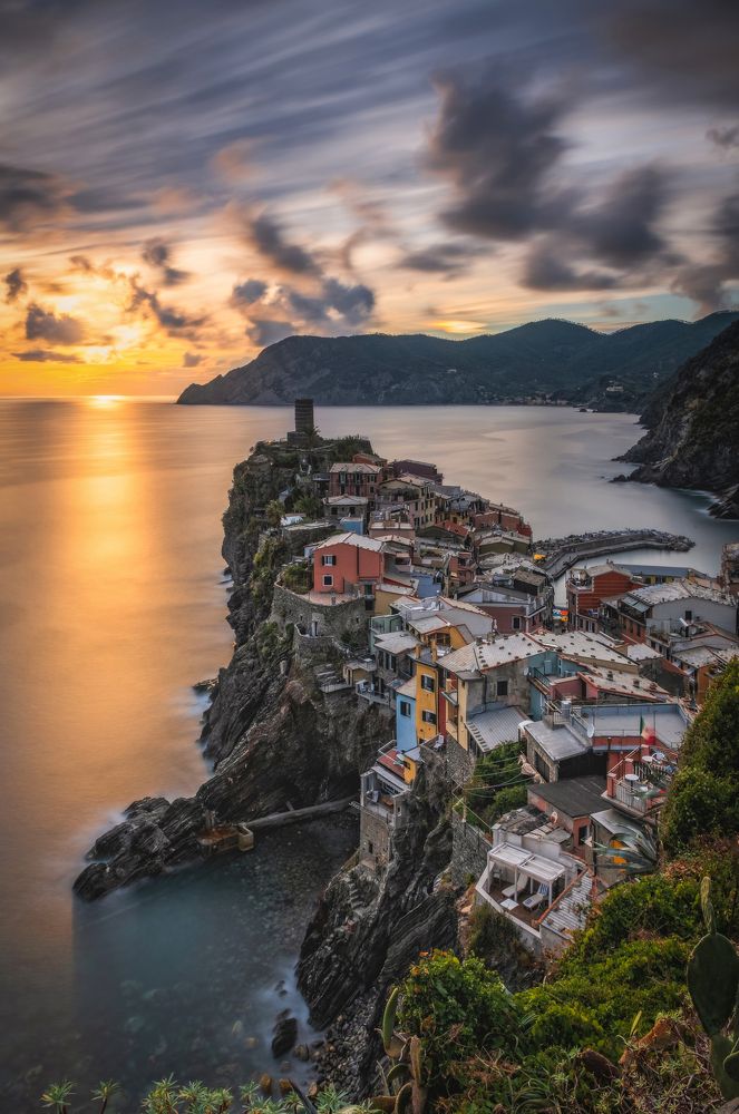 Sky show over Vernazza