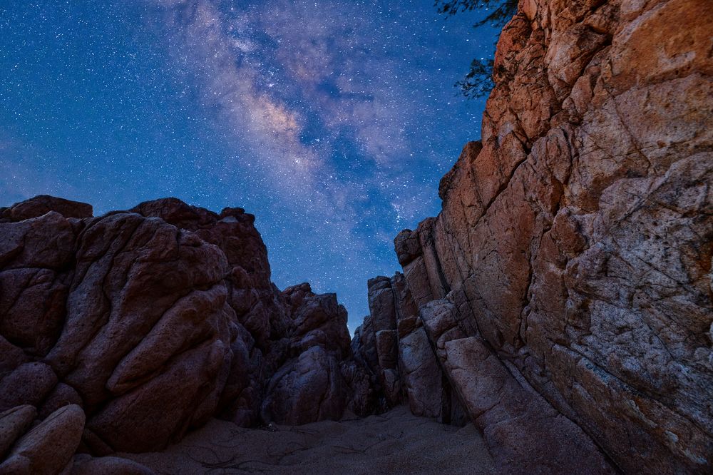 Photograph by Hung Le Thanh