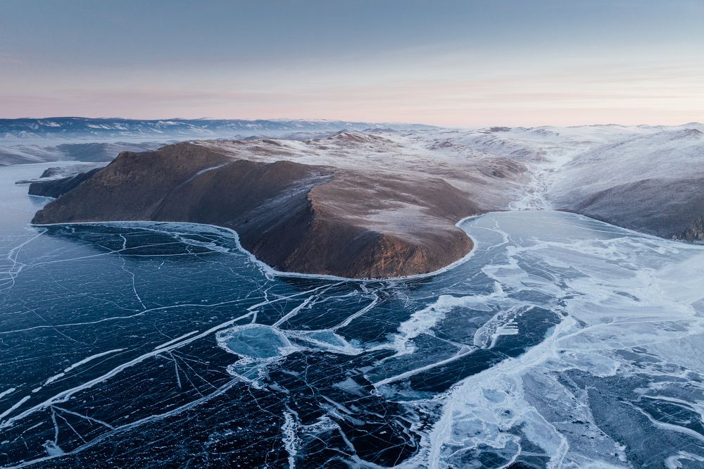 Рассвет на озере Байкал
