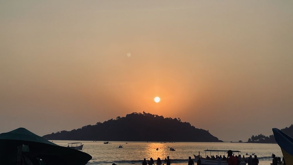 Фотография автора Hemalatha kothamasi