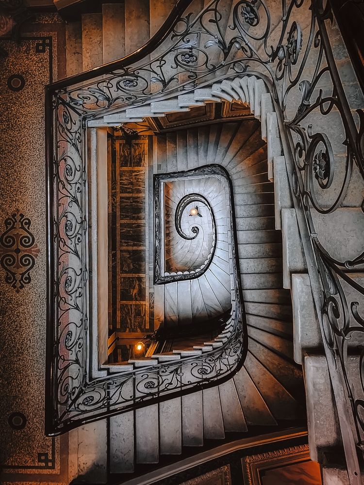 Лестница в Петербурге