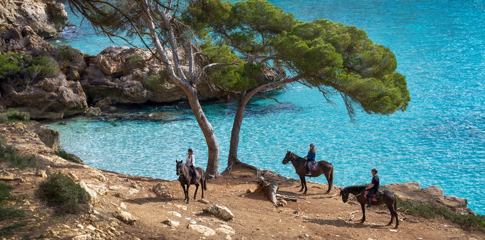 Photograph by Katerina Pustoshnaia