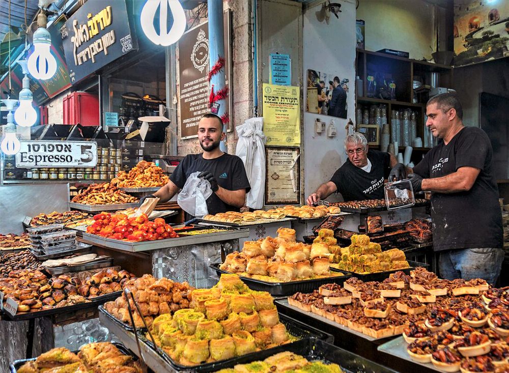 Эспессо по 5 и плюшки