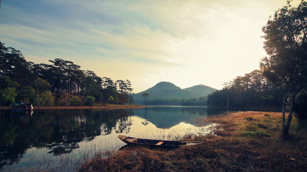 Photograph by Châu Minh Nguyễn