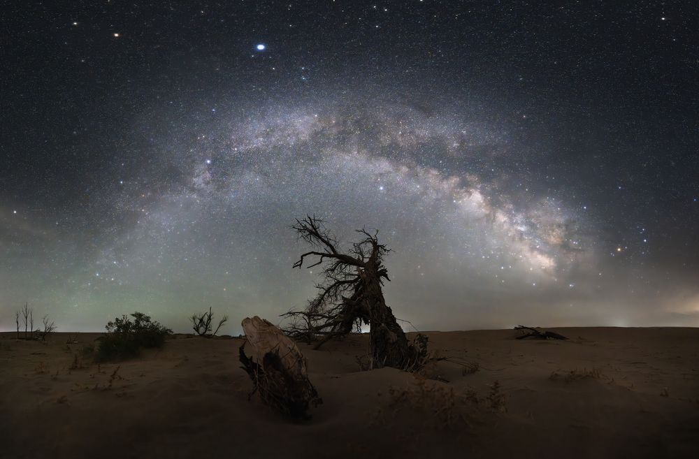 Photograph by Lv Jade