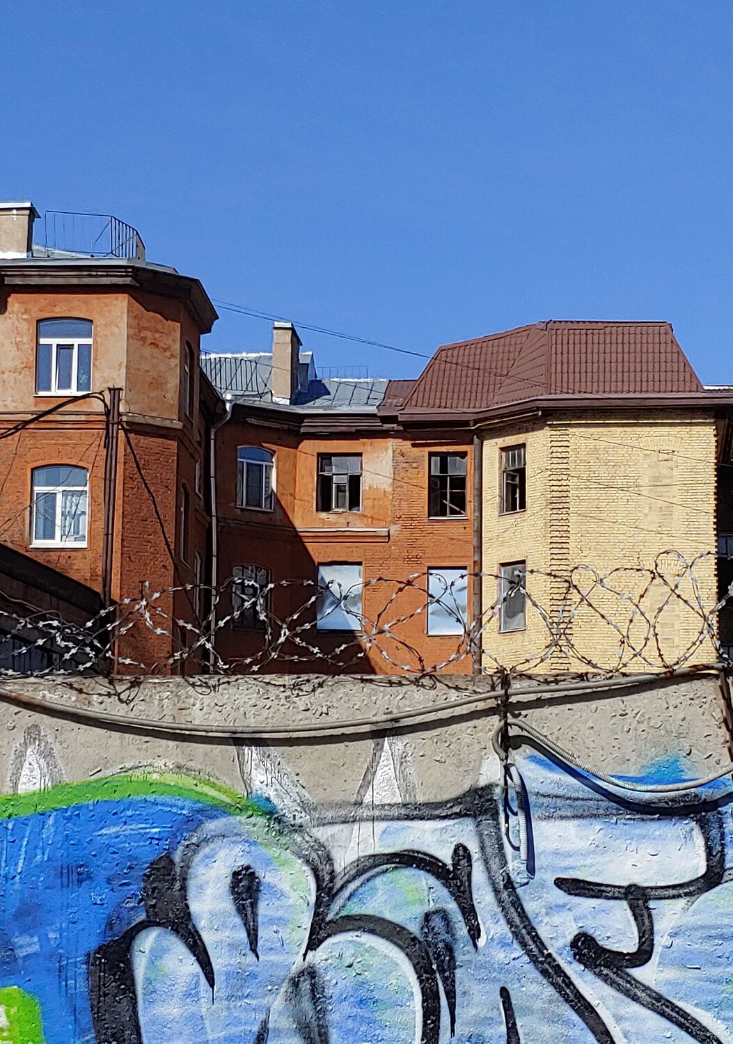 Дворы около метро