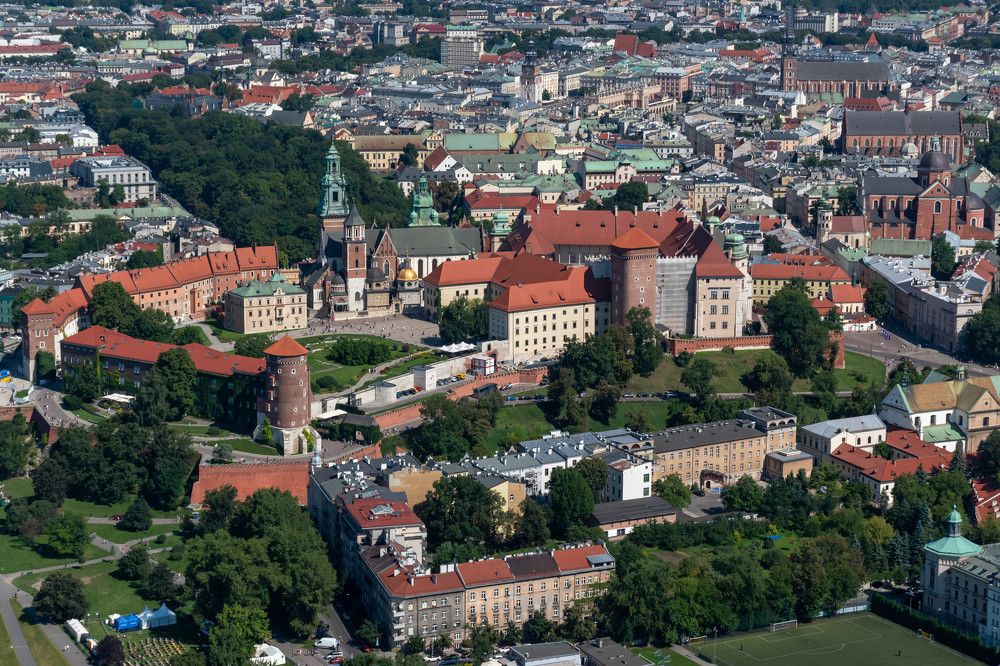 Photograph by Anton Leonchikov