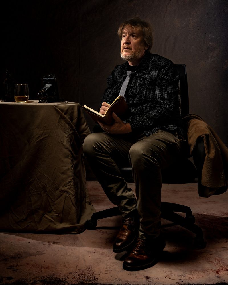 The thinker in the dark