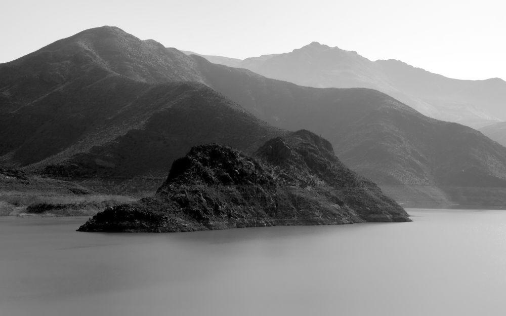 The silk of the carmine water