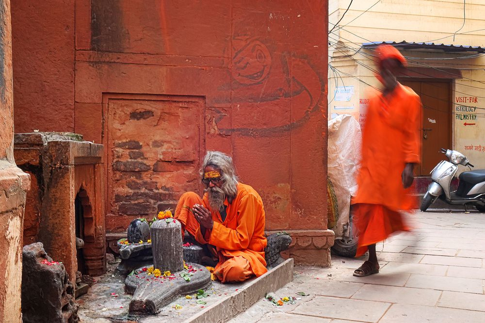 LIFE OF SAINTS IN VARANASI