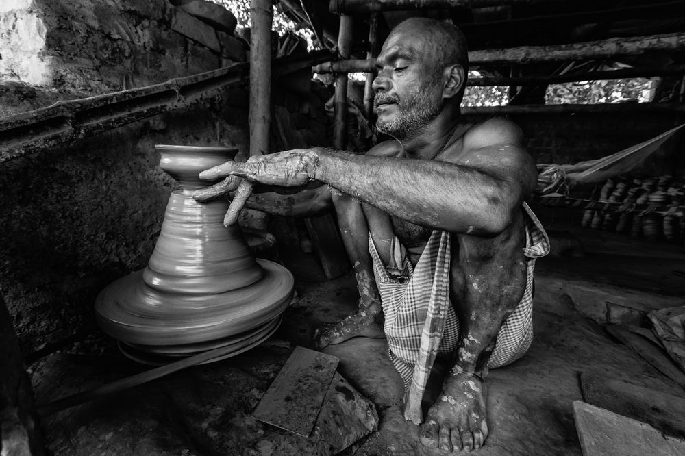 Clay pot maker