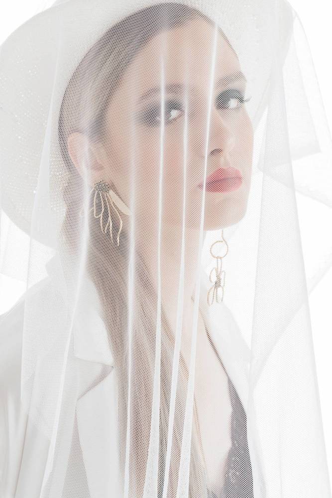 Черное, белое